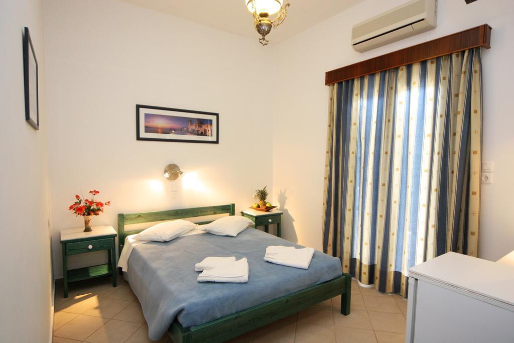 Anna Platanou Hotel Парос Екстериор снимка