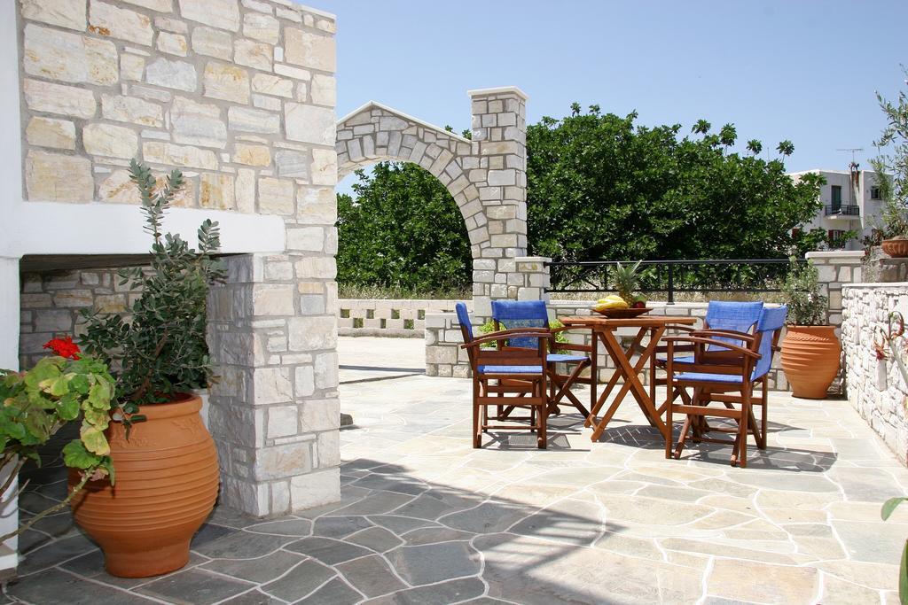 Anna Platanou Hotel Парос Екстериор снимка